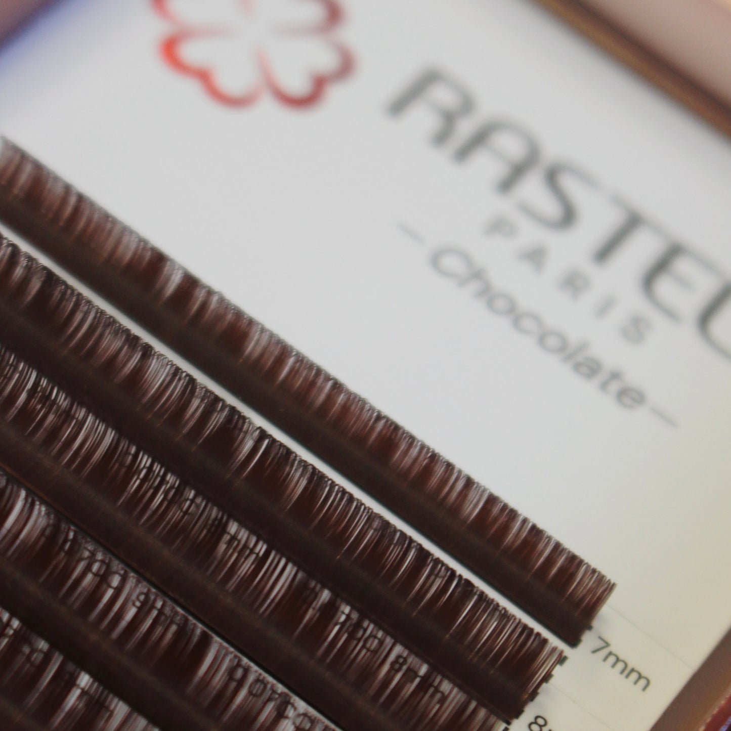 Extensions de cils marron 0.07 – Moka, Chocolat et Dark Brow