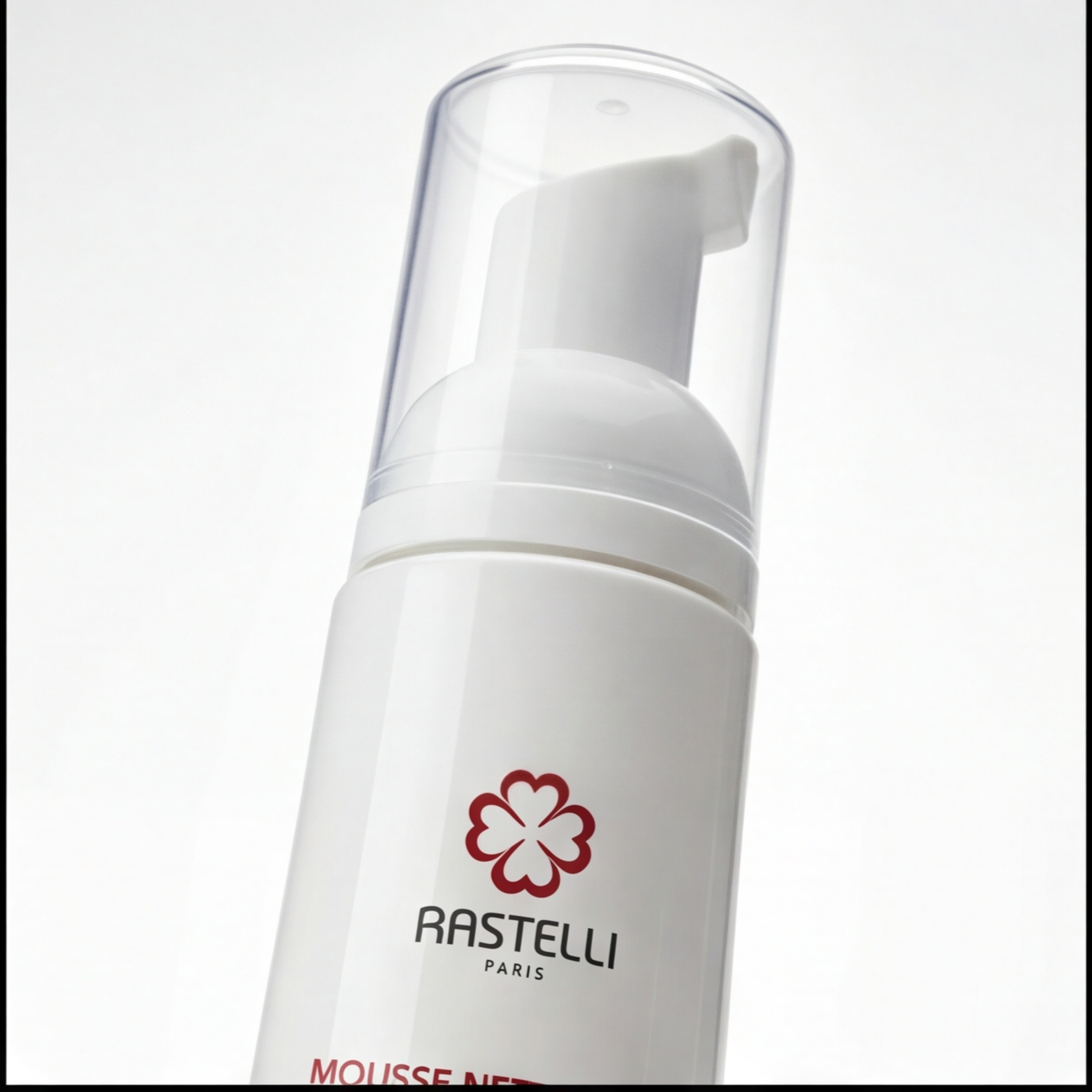 Foaming cleanser for eyelash extensions